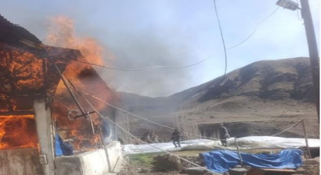 Şenkaya Gaziler'de yangın