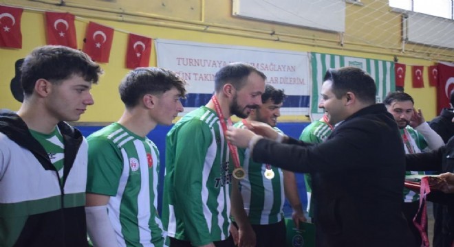 Şenkaya'da Atatürk'e Saygı Salon Futbol Turnuva