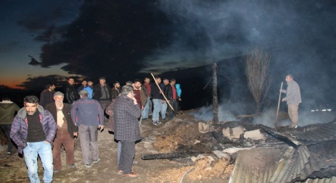Şenkaya'da zihinsel engelli çocuk evini yaktı