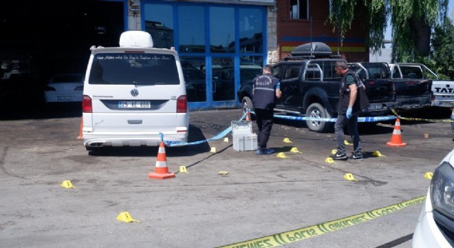Şükrüpaşa'da iş yeri kurşunlandı