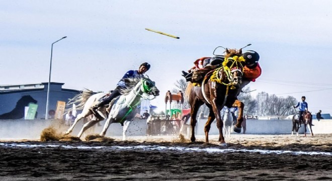 ‘At Türk'ün kanadıdır'