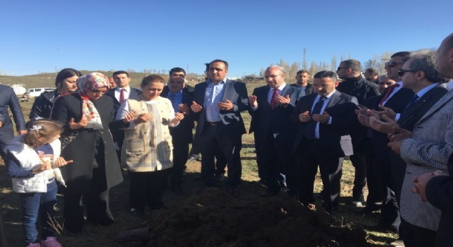 ‘Beşiği sallayan el, dünyayı sallar'