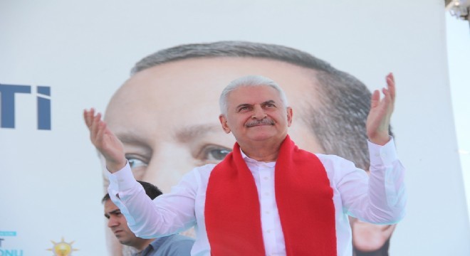 “Yola gelüsen gelüsün, gelmezsen...